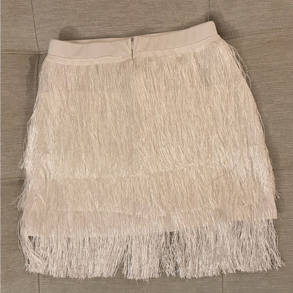 White Fringe Women's Skirt and Top Set - Party Style - Picture 3 of 4
